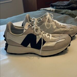 New Balance 327 Retro Cream and Black Womens Sneakers ❤️